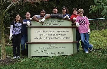 Volunteers from the Western
Pennsylvania School for the Deaf.