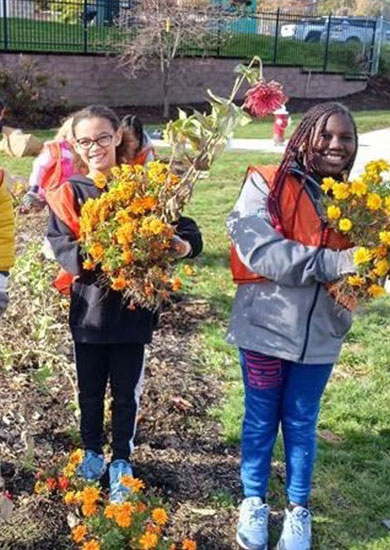 Young volunteers in fall